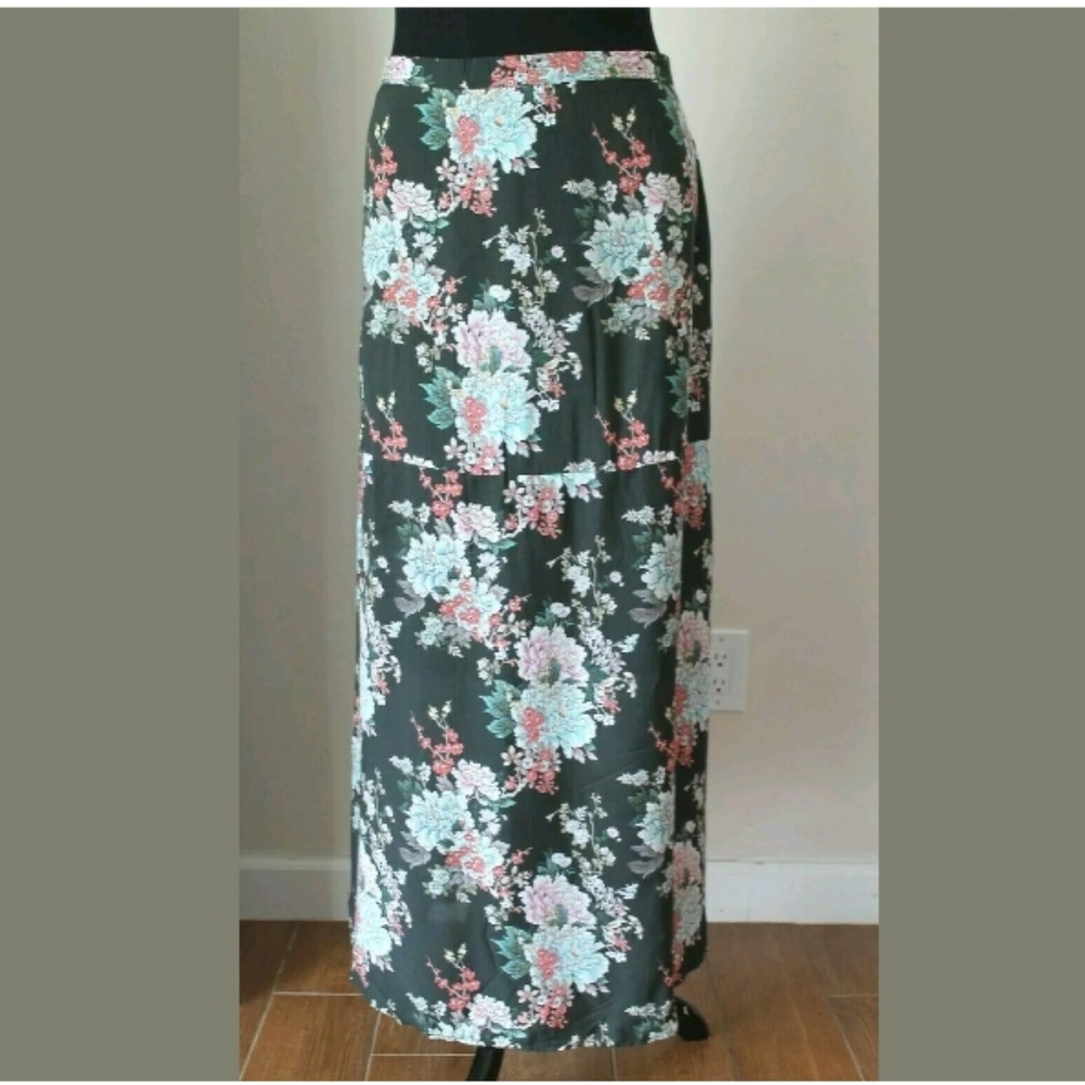 NWT‎ Tolani Collection KATIE Black Floral Maxi Skir